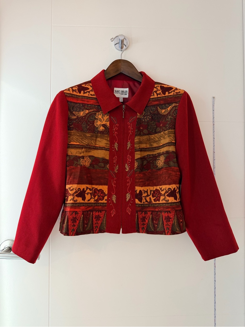 Wrinkle Resistant Vintage Nancy Bolen Petites City Girl Red Patterned Jacket